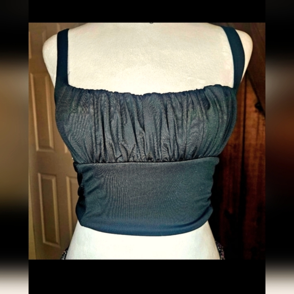 HOT TOPIC BLACK HALTER/CROP TOP